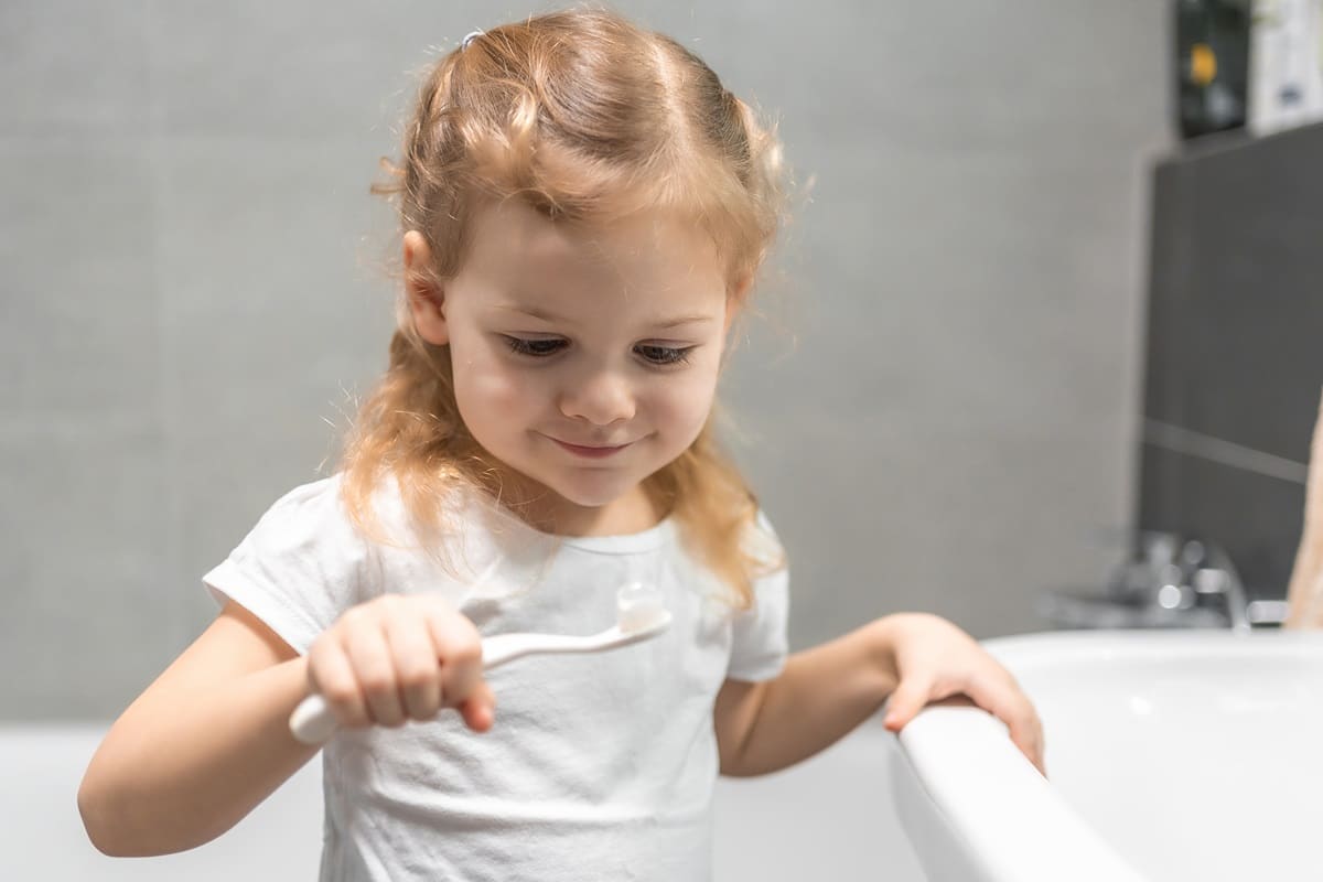 Featured image for “Your Guide to Teaching Kids Proper Flossing Technique”