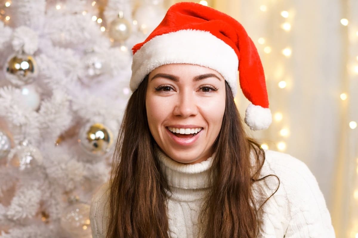 Featured image for “Christmas-Ready Smiles: Why Invisalign Is the Perfect Holiday Glow-Up”